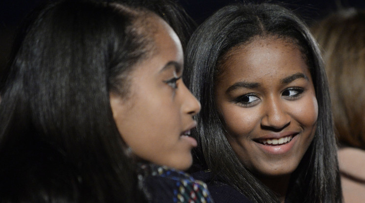 (b-j) Obama elnök első lánya Malia Obama és Sasha Obama /Fotó: AFP