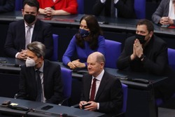 Scholz nowym kanclerzem Niemiec. Przysięga w Bundestagu bez "Tak mi dopomóż Bóg"