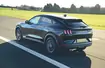 Ford Mustang Mach-E kontra Tesla Model 3