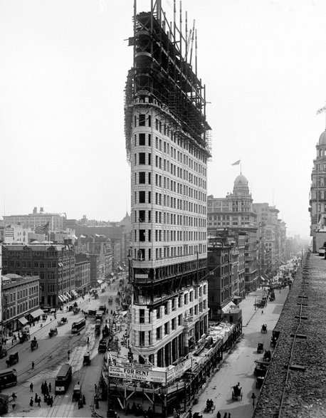 Flatiron Building podczas budowy.