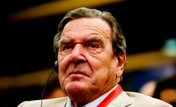 Schroeder nie zrywa przyjaźni z Putinem mimo agresji Rosji na Ukrainę
