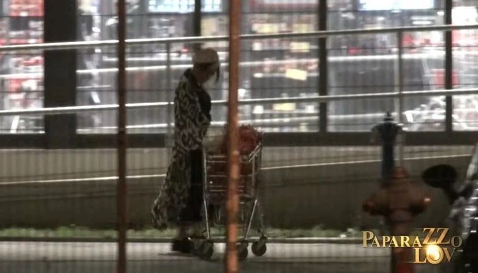 Ana Nikolić u kupovini