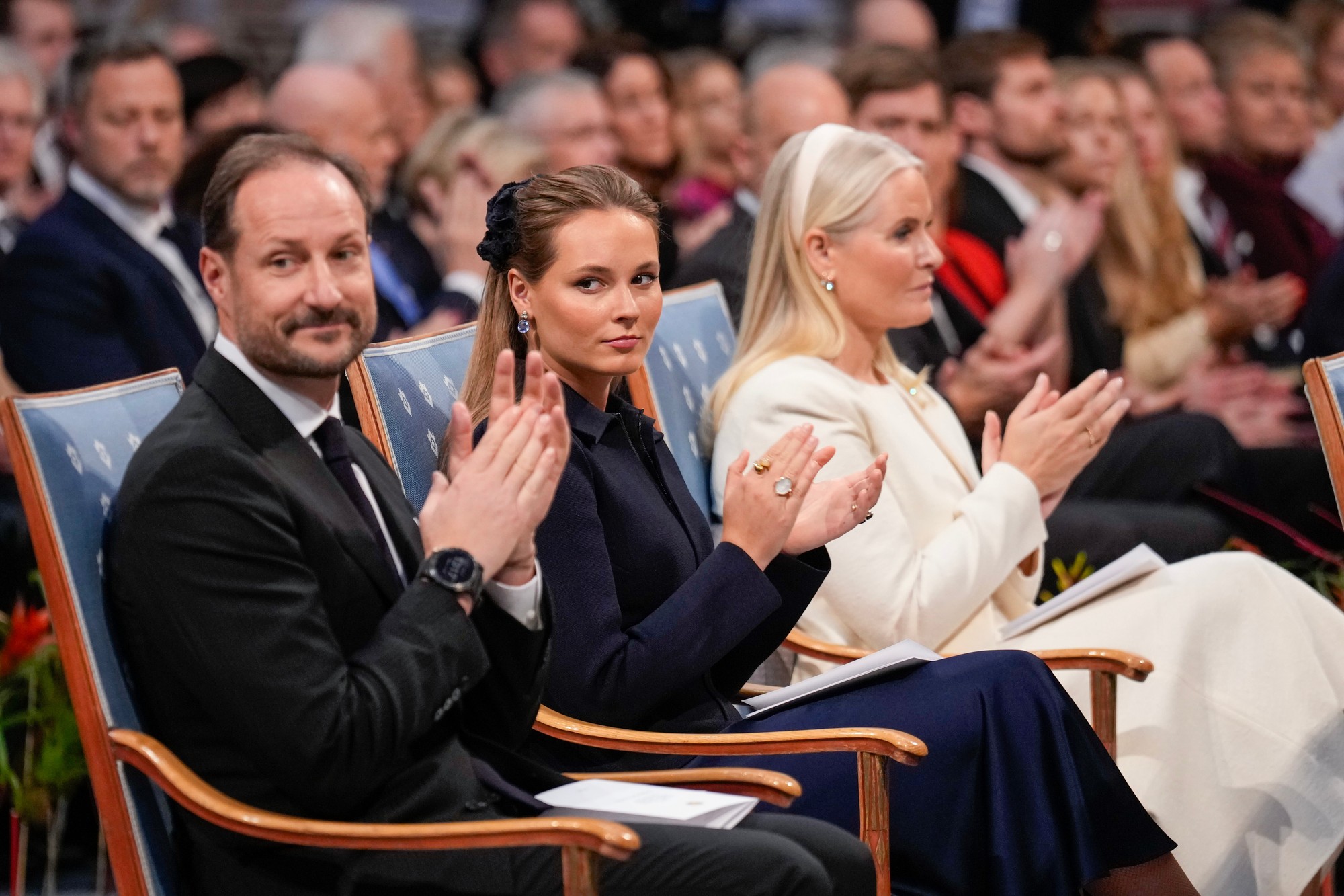 Zľava nórsky korunný princ Haakon, princezná Ingrid Alexandra a korunná princezná Mette-Marit.