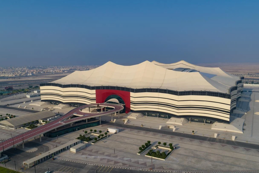 20 listopada 2022 r. stadion Al Bayt będzie miejscem inaugurującego mistrzostwa świata w piłce nożnej w Katarze meczu gospodarzy z Ekwadorem