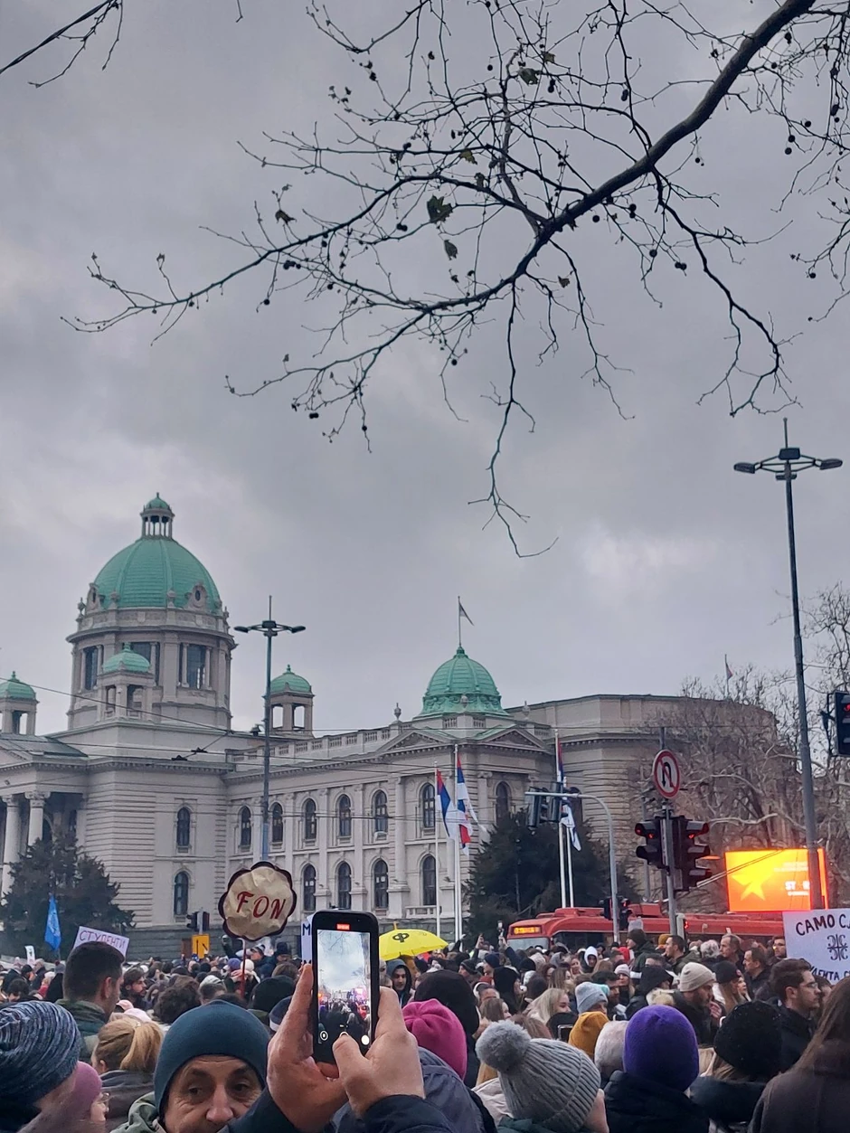 Protest ispred Ustavnog suda