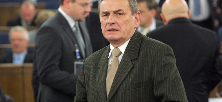 "Tusk służy mediom prywatnym"