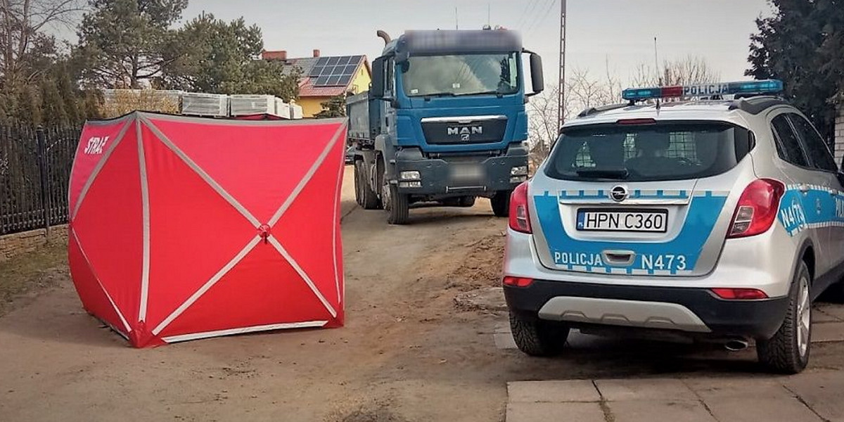 Pomorskie. Pieszy śmiertelnie potrącony przez śmieciarkę. 