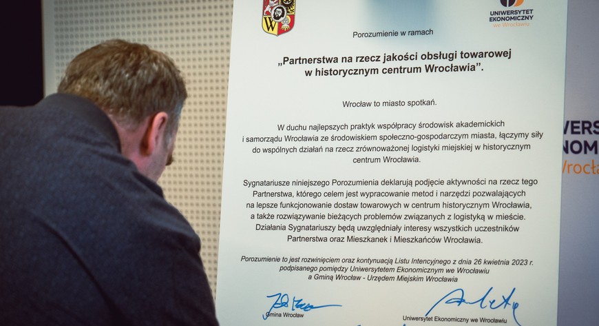 Mikrocentrum przeładunkowe ma się znaleźć w parkingu Narodowego Forum Muzyki.