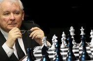 Jarosław Kaczyński i wielka szachownica 