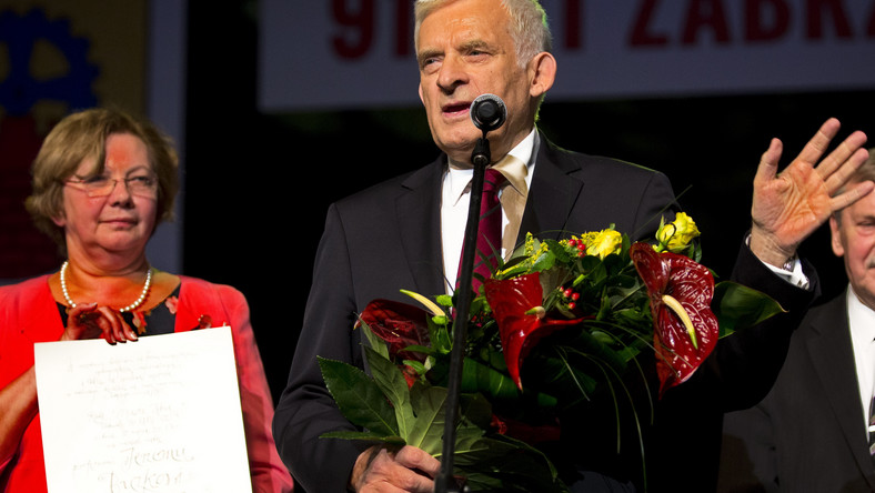 Były przewodniczący Parlamentu Europejskiego, obecnie europoseł, prof. Jerzy Buzek odebrał tytuł honorowego obywatela Zabrza. Podkreślał, że jest bardzo mocno związany ze Śląskiem i szczerze zobowiązany tym wyróżnieniem.