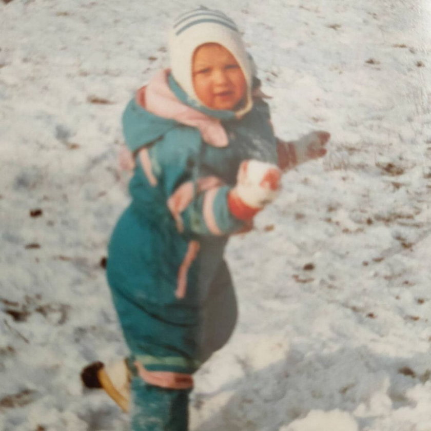 Dominika Gwit pokazała zdjęcia z dzieciństwa. Przypomniała sobie o pewnej aktywności na śniegu