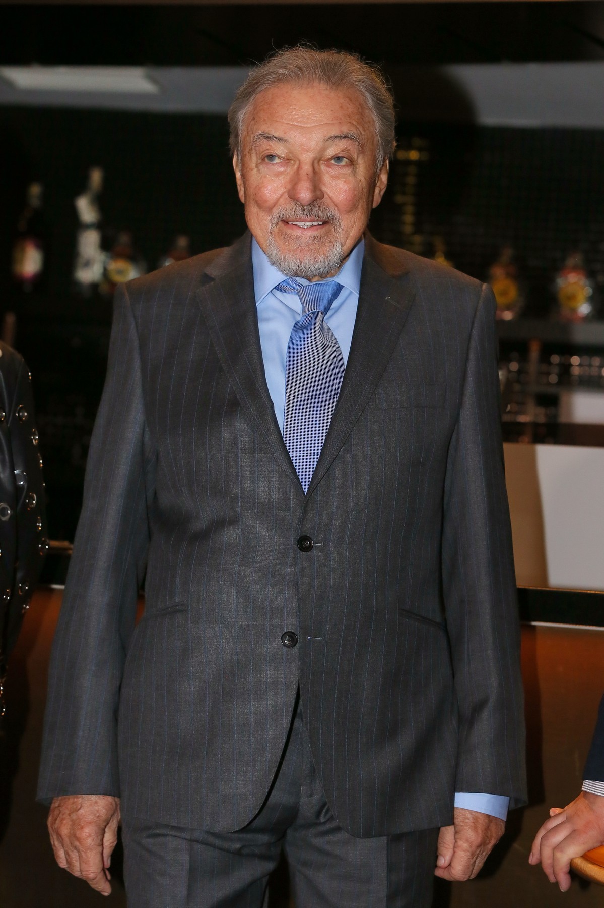 Český spevák Karel Gott.