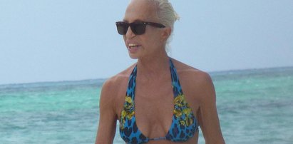 58-letnia Donatella Versace na plaży w bikini