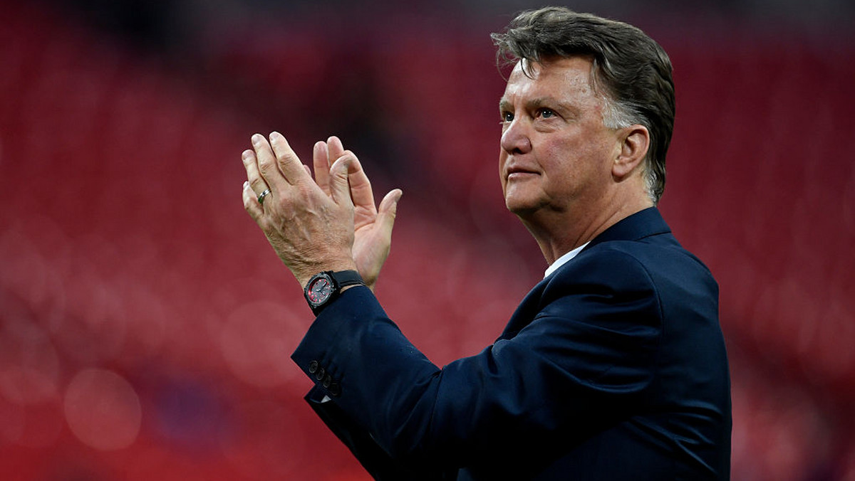 Były szkoleniowiec Manchesteru United Louis van Gaal nie pojawił się na derbowym spotkaniu Czerwonych Diabłów z Manchesterem City. Zamiast tego Holender wybrał się do Stanów Zjednoczonych, gdzie oglądał finałowe spotkanie tenisowego turnieju US Open, pomiędzy Novakiem Djokoviciem a Stanem Wawrinką.