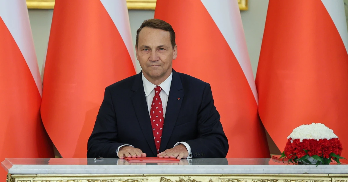 "III wojna światowa może wybuchnąć za 1,5 roku". Sikorski reaguje na ostrzeżenie z NATO