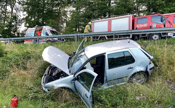 Wypadek drogowy na trasie Złocieniec-Siemczyno. Foto: Adrian Rozpłoch