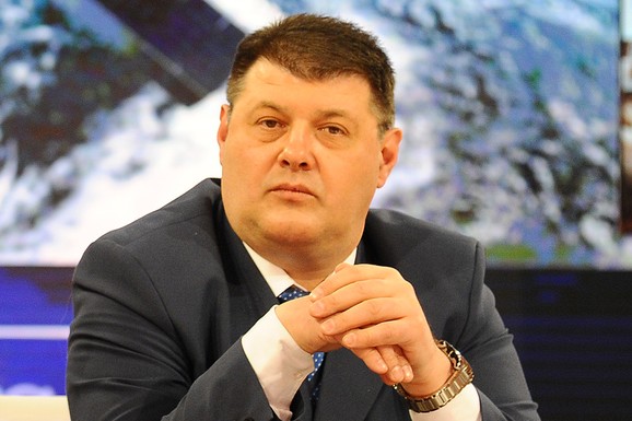 SARAPA JE ZAVRŠIO OVA DVA TEŠKA FAKULTETA Voditelj se sa drugom suprugom oženio u tajnosti, a tek kad čujete njeno neobično ime: Ove detalje niste znali