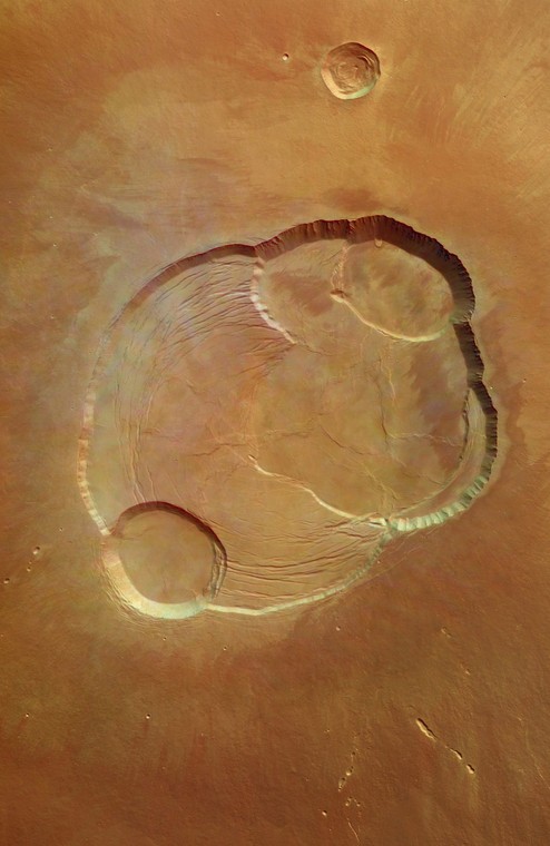 Fotografie cu Olympus Mons făcută în timpul unei misiuni cu drone "Mars Express" Agenția Spațială Europeană.  Poza este din 2004.