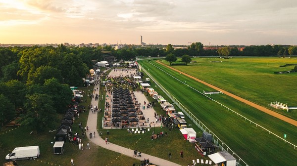 Partynice to nie tylko wyścigi. To koncerty, kiermasze, imprezy plenerowe etc.