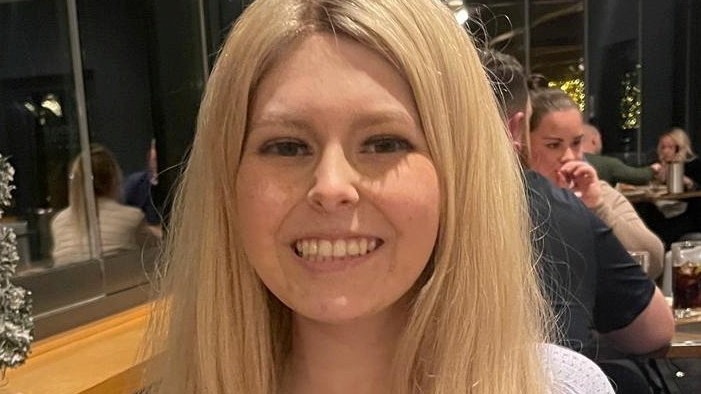 Sedemnásťročná Isla Sneddon zomrela na rakovinu prsníka.