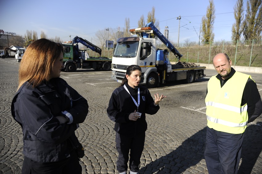 Uzbudljivo na terenu, ali i u garažama