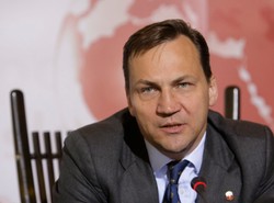 Sikorski: Nie wycofamy się z Afganistanu