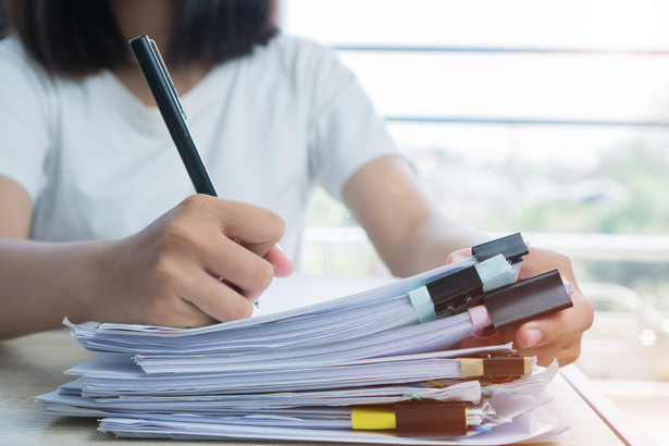 W połowie stycznia pracodawcy zgłaszający do ubezpieczenia chorobowego powyżej 20 ubezpieczonych otrzymali pisma z ZUS dotyczące zwolnień lekarskich.