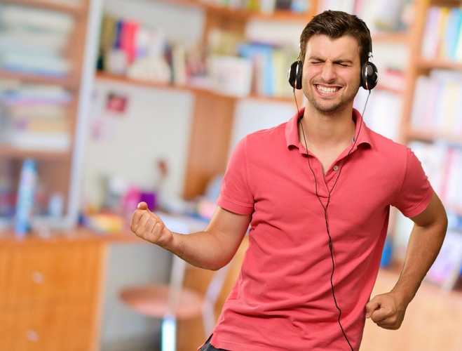 <b>Muzyka</b><br /> Słuchając ulubionych albumów zapomnimy o deszczu padającym za oknem