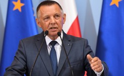 Banaś zawiesza działalność i bierze urlop bezpłatny. Sasin: Każda niejasność musi być wyjaśniona