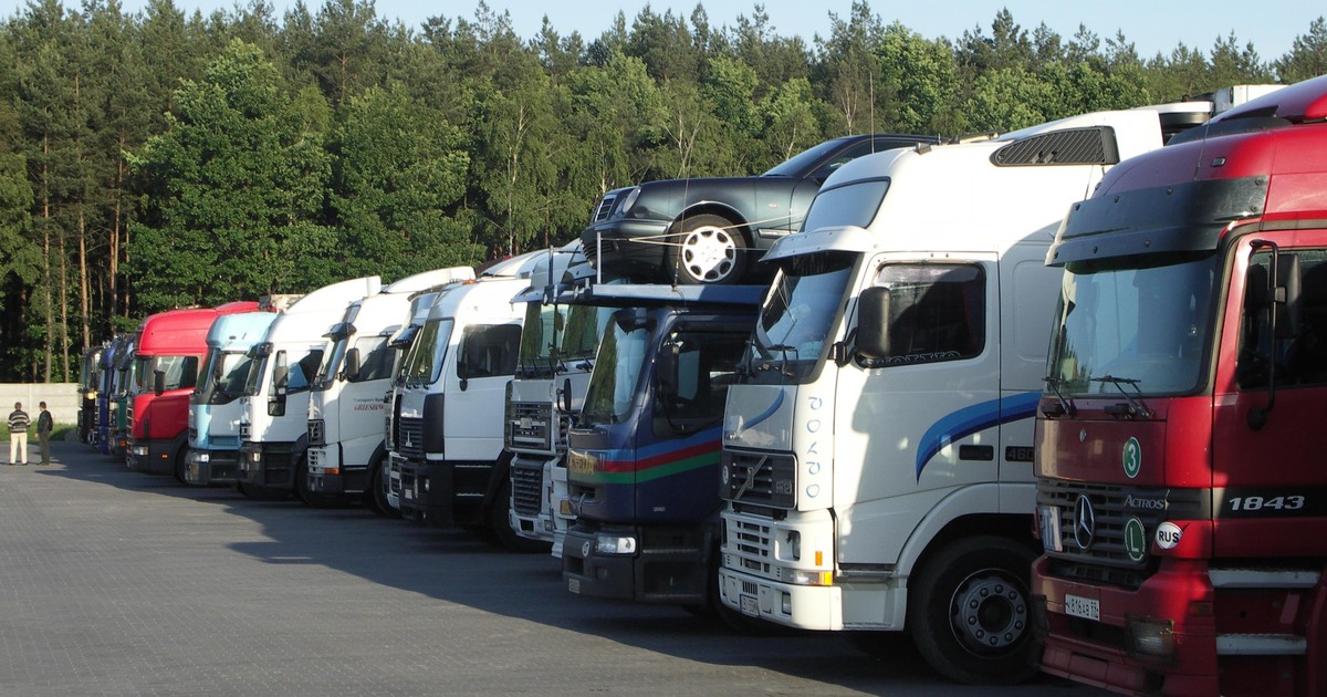 Fotograf polityków został kierowcą TIR-a – mroczne kulisy