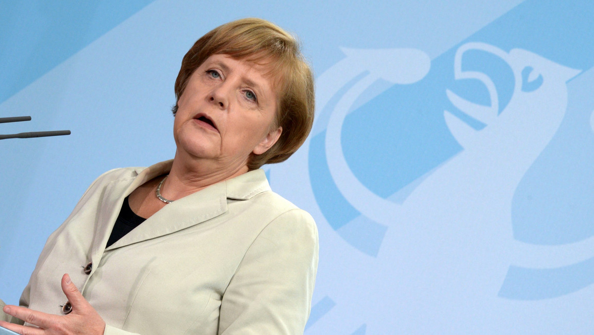 Kanclerz Niemiec Angela Merkel zapewniła, że jej kraj nie zamierza wywierać presji na Hiszpanię, by skłonić ją do złożenia wniosku o pomoc finansową z UE dla hiszpańskich banków. Każdy kraj sam musi o tym zdecydować - wyjaśniła Merkel w Berlinie.