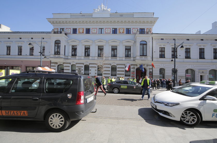 Taksówkarze z petycją u wojewody