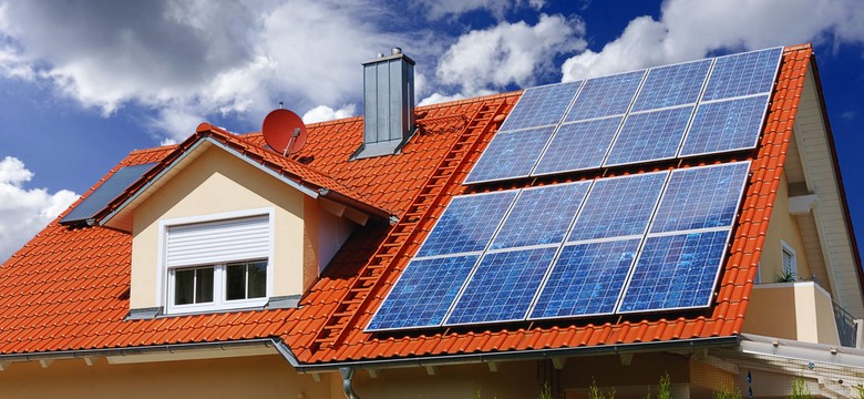Szok dla posiadaczy paneli: nagle dostaniesz RACHUNEK za fotowoltaikę - sprawdź, czy Cię to dotyczy