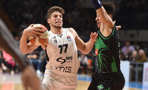 Aleksej Nikolić u duelu za Ljubljančanima