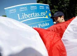 TVP zmusza reporterów, by mówili o Libertas