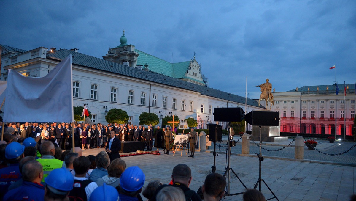 Marsz Pamięci dotarł przed Pałac Prezydencki