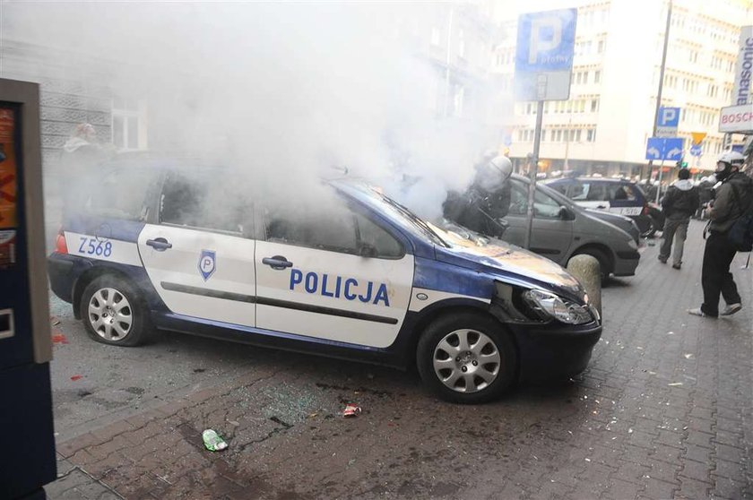 policja, zadyma, demonstracja, dzień niepodległości