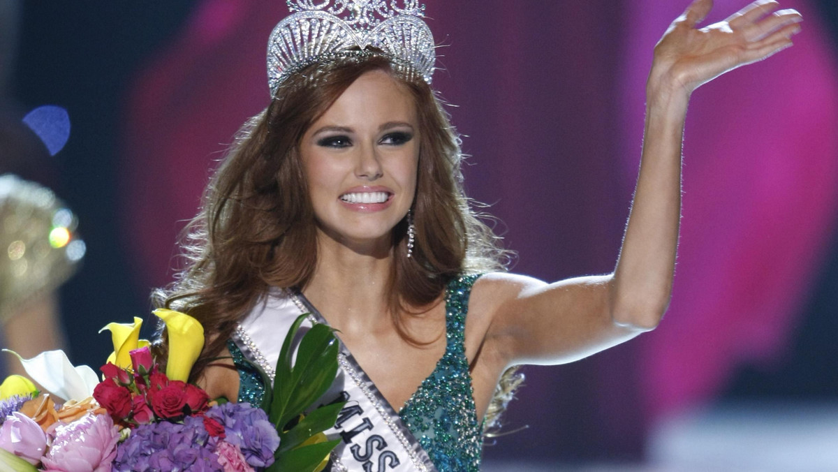 21-letnia Alyssa Campanella o rudo ognistych włosach, reprezentująca stan Kalifornia,zdobyła wczoraj koronę i tytuł Miss USA w dorocznym finale konkursu, który odbył się w Las Vegas.