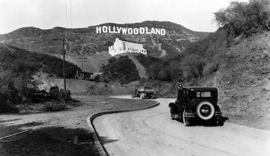 Oryginalny napis "Hollywoodland" w latach 20. ubiegłego wieku