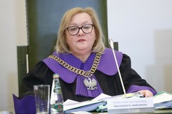 Manowska 'zażenowana bezmyślnością' Giertycha. 'Pracownicy SN spędzą długi weekend w pracy'