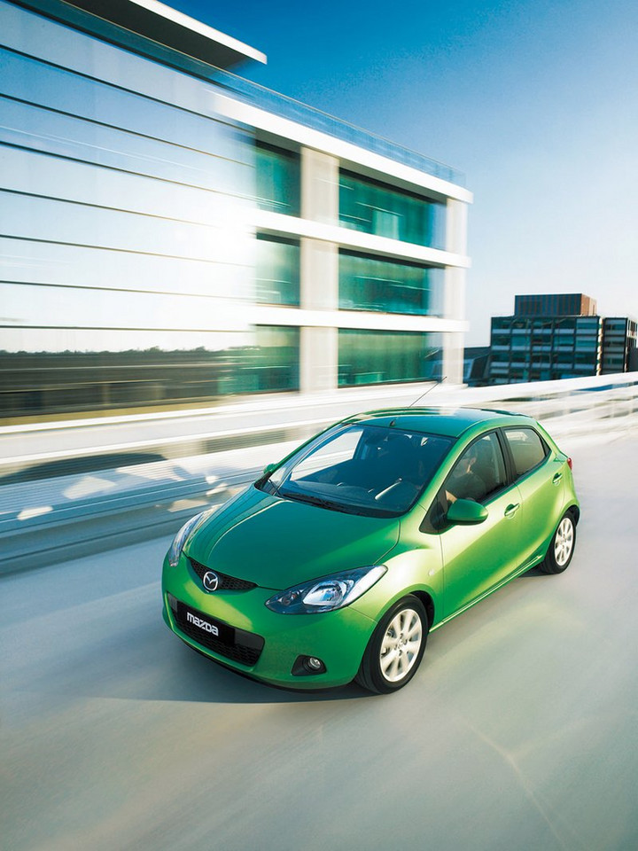 Nowa Mazda2: green car pod każdym względem (wideo)