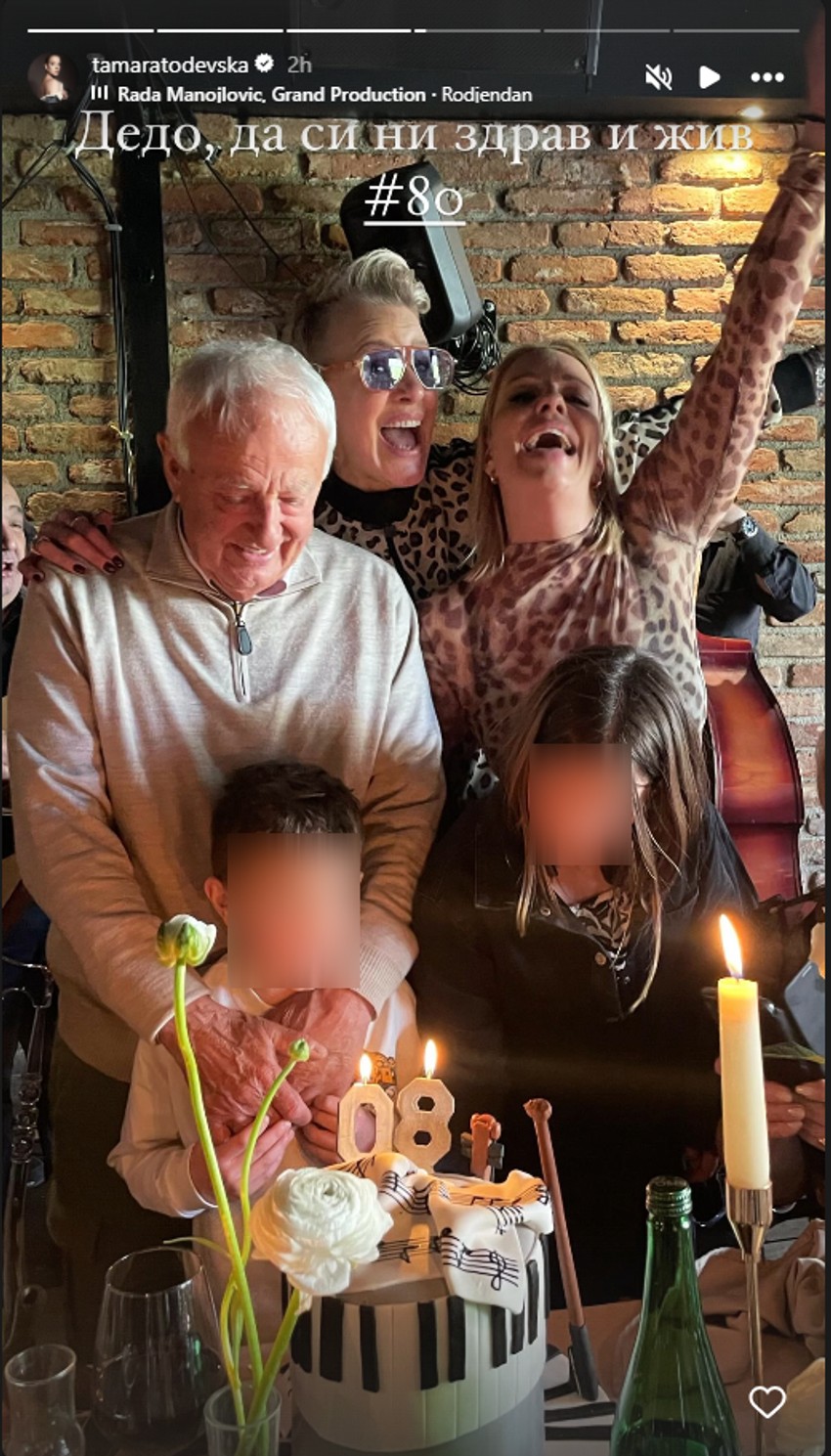 Tijana Dapčević sa porodicom