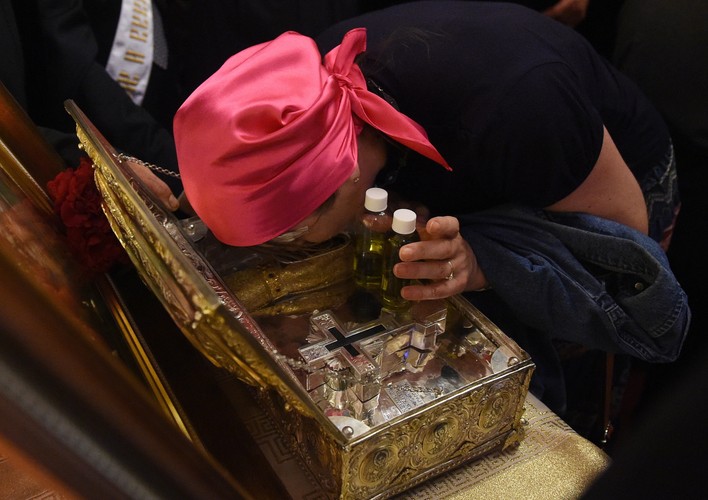 Relikwie przyleciały do Polski