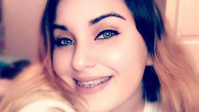 Öngyilkos lett családja előtt a 18 éves lány, akit bántottak Facebookon