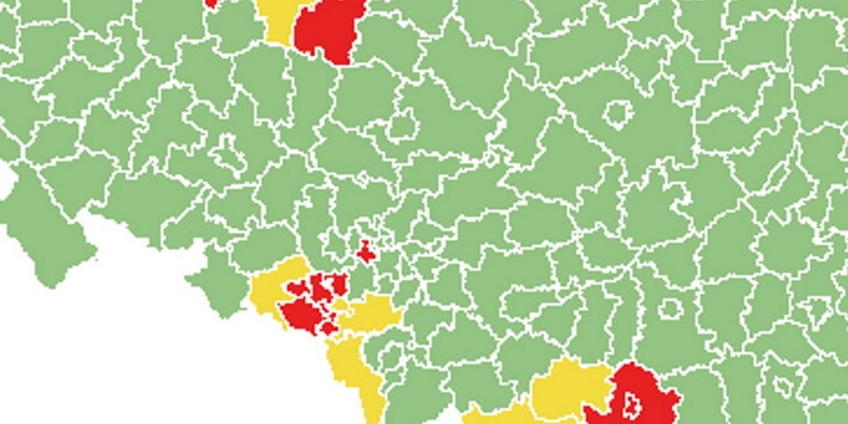 Jastrzębie-Zdrój było w strefie żółtej, trafia do czerwonej. Powiat pszczyński na odwrót – z czerwonej do żółtej. 