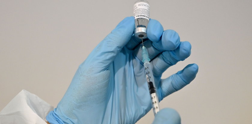 Szczepionki z Chin i Rosji - czy jest się czego obawiać? Ciekawe badanie