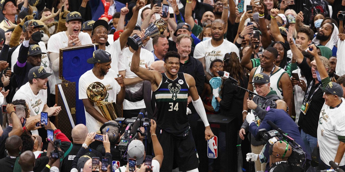 Milwaukee Bucks nowymi mistrzami NBA! Giannis Antetokounmpo został MVP Finałów. 