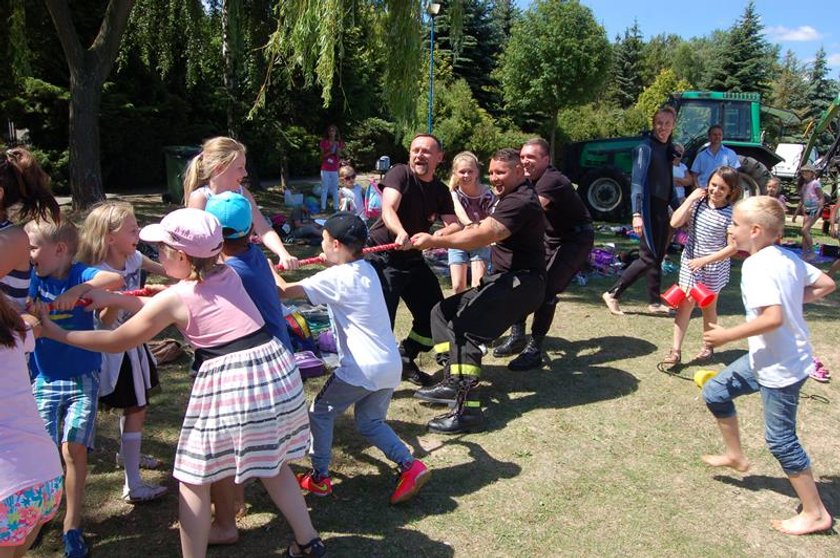 Policjanci na półkolonii