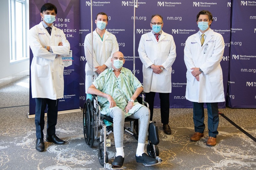 Brajan sa doktorima. Dr Tomic je drugi s desna.