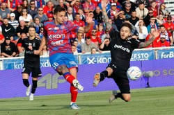 Efektowny "szczupak" Wdowiaka dał Rakowowi 3 punkty [WIDEO]